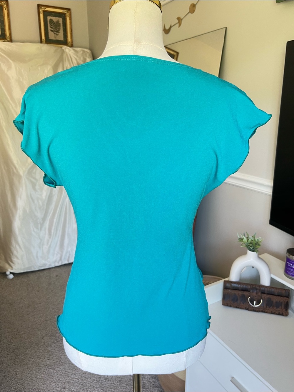 Y2K I.N. Studio Turquoise Ruched Shell Medallion Top - Picture 3 of 5